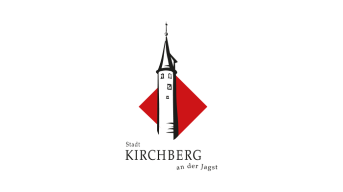 Logo der Stadt Kirchberg an der Jagst: Turm auf rotem Rhombus, Text "Stadt KIRCHBERG an der Jagst".